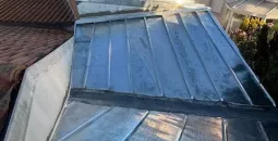 Création Toiture Zinc tasseaux