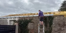 Charpente/couverture en cours de création 